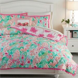 POTTERY BARN TEEN x LILLY PULITZER Reversible Quilt in Orchid Size Full/Queen